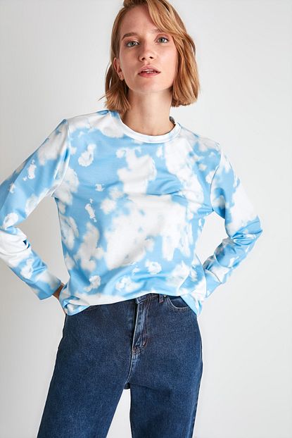 Trendyolmilla Cok Renkli Batik Desenli Orme Sweatshirt Twoaw21sw1374 Trendyol