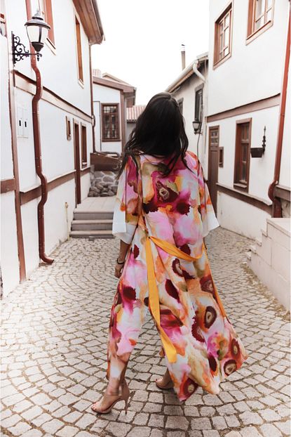 tasarim pembe dus uzun kimono