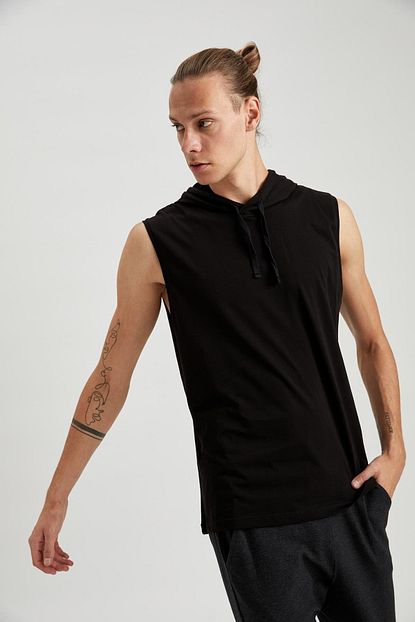 Defacto Erkek Siyah Kapusonlu Slim Fit Kolsuz Pamuklu Tisort Trendyol
