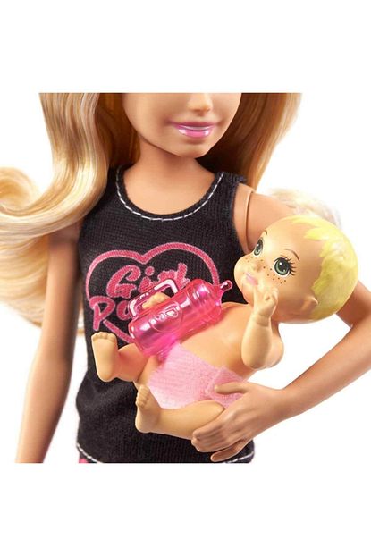 barbie bebek bakicisi skipper oyun seti grp10 sari sacli fiyati yorumlari trendyol