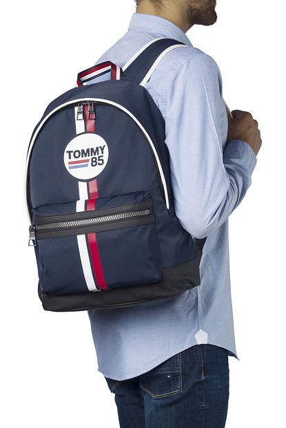 Tommy Hilfiger Erkek Tommy Racing Print Sirt Cantasi Am0am03245 Trendyol