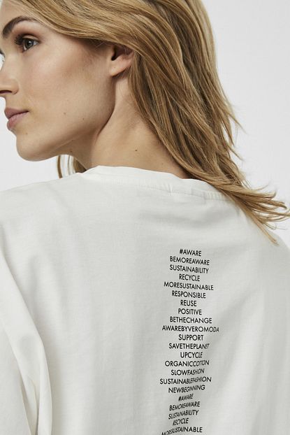 Vero Moda Kadin Snow White Sirti Yazili Kisa Kollu Pamuklu T Shirt 10226498 Vmkerry 10226498 Trendyol