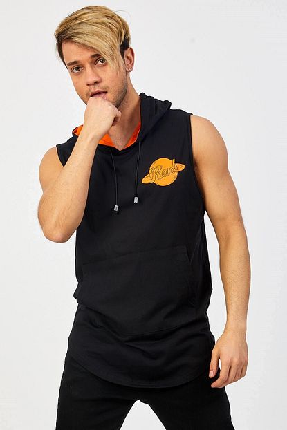 Karpefingo Erkek Kolsuz Kapsonlu Baskili Siyah T Shirt Trendyol