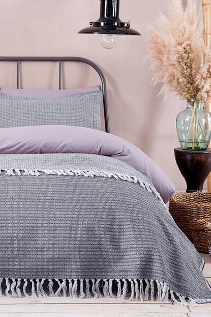 English Home Retro Armurlu Cift Kisilik Yatak Ortusu Takimi