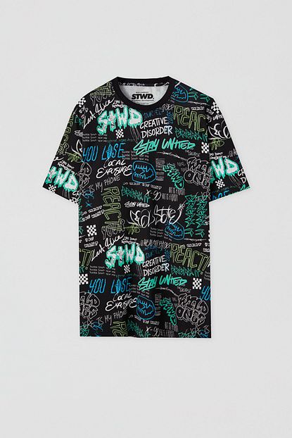 Pull Bear Erkek Siyah Kisa Kollu Grafiti Desenli Gomlek 05238563 Trendyol