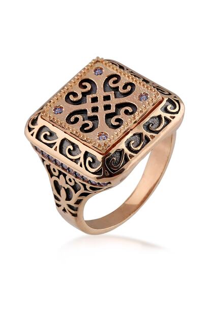 Valori Jewels Mavi Swarovski Zirkon Tasli Kirmizi Altin Kaplama Desenli Tasarim Gumus Erkek Yuzugu Trendyol