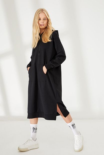 Defacto Kadin Black Red Kapsonlu Relax Fit Uzun Sweat Tunik R6597az20au Trendyol