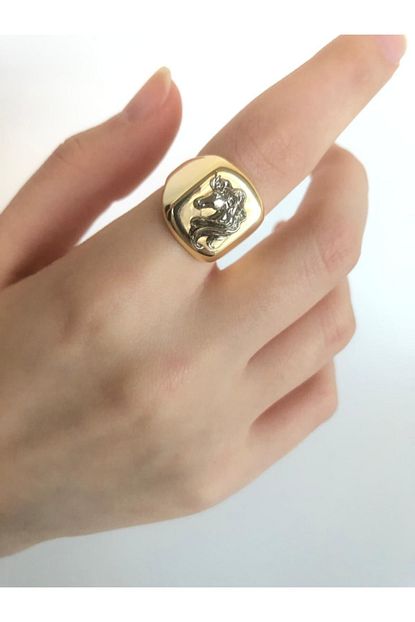 Petrichor Kadin Gold Unicorn Detayli Plaka Yuzuk Trendyol
