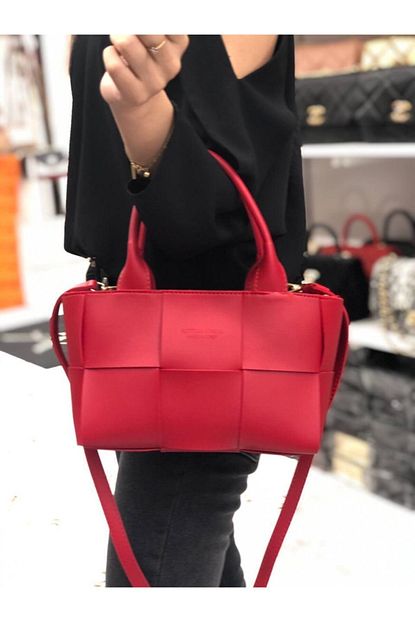 bottega veneta kadin kirmizi omuz