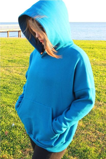 C V Store Kadin Mavi Renk Kapusonlu Cepli Sweatshirt Trendyol