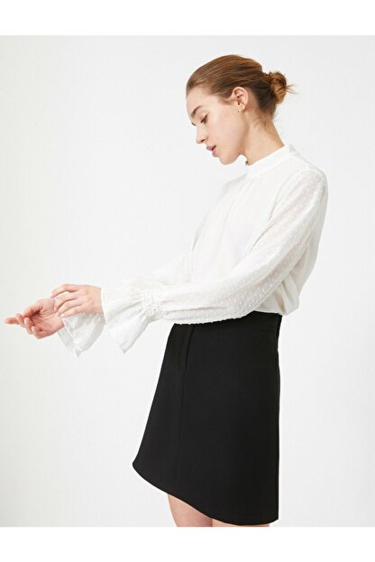 Koton Kadin Beyaz Yuksek Yaka Uzun Kollu Kollari Volanli Bluz Trendyol