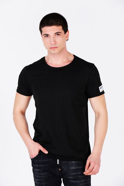 Brainwear Erkek Siyah Genis Yirtik Yaka T Shirt Trendyol