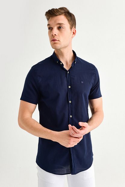 Avva Erkek Lacivert Duz Dugmeli Yaka Slim Fit Kisa Kol Vual Gomlek A01s2210 Trendyol