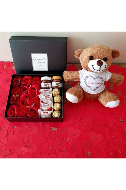 1001hediye Gul Kutusu Ve Iyiki Varsin Pelus Ayicikli Ferrero Cikolatali Ozel Hediye Seti Trendyol