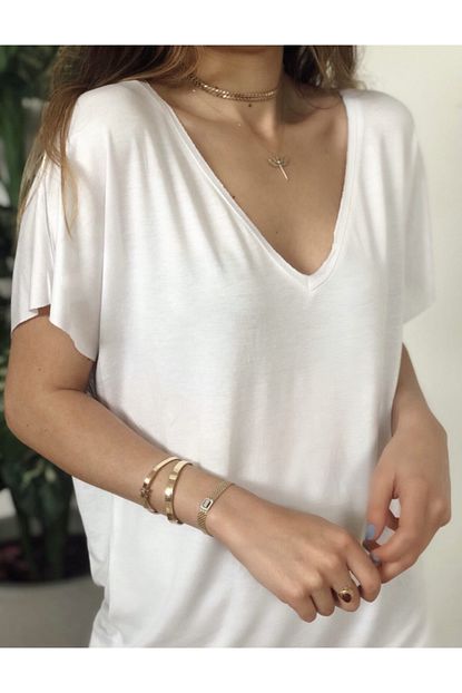 Basic Me Kadin Beyaz Salas V Yaka Tshirt Trendyol