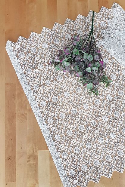 Funbou Dantel Runner Kirik Beyaz 60x250 Cm Trendyol