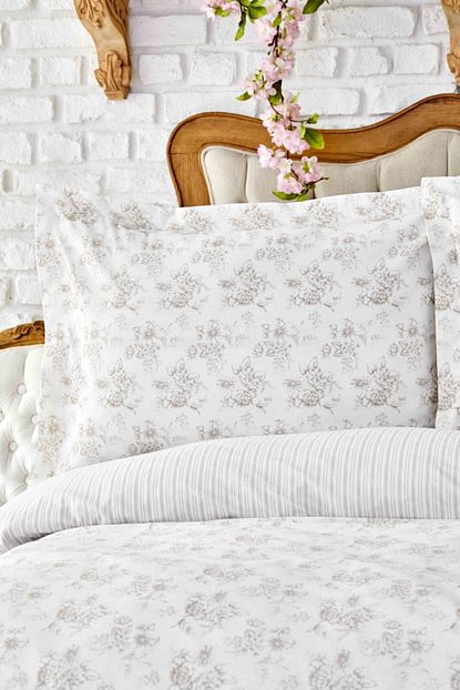 Karaca Home Brave Gold Cift Kisilik Pamuk Nevresim Yastik Seti Trendyol