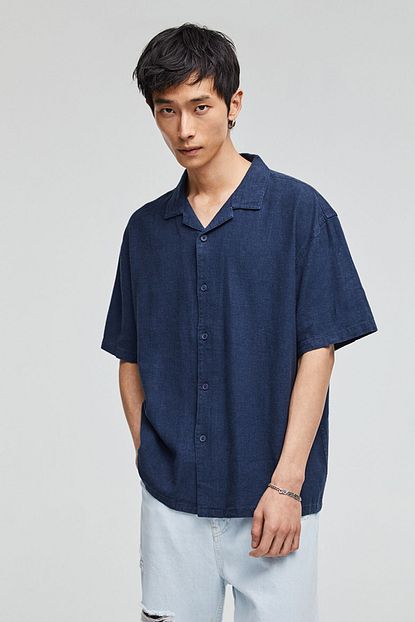 Pull Bear Erkek Koyu Mavi Lacivert Kisa Kollu Keten Gomlek 05714504 Trendyol