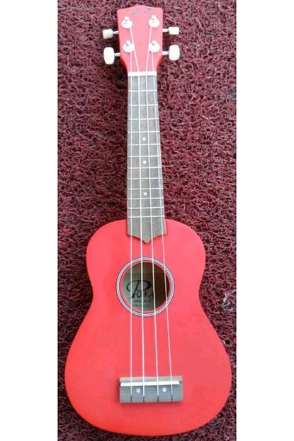 Puka Ukulele Mat Kirmizi Trendyol