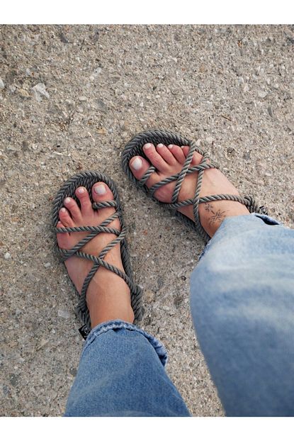 Nomadic State Of Mind Toe Joe Gri Hasir Ip Sandalet Trendyol