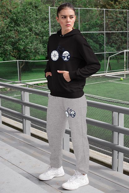 Angemiel Wear Bisiklet Tekerinde Pusula Dag Kadin Esofman Takimi Siyah Kapsonlu Sweatshirt Beyaz Esofman Alti Trendyol