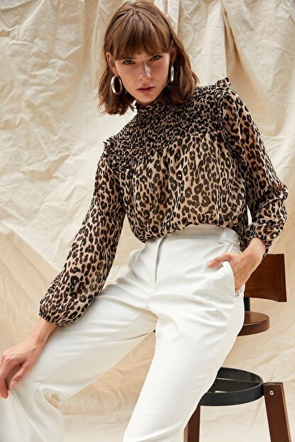 Defacto Kadin Lt Vison Uzun Kollu Volan Detayli Dik Yaka Gomlek S8360az20au Trendyol