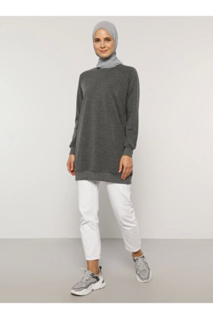 everyday basic sweatshirt