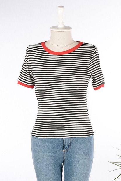 Moda Gulay Kadin Kirmizi Siyah Cizgili Kisa Kollu Tshirt Trendyol