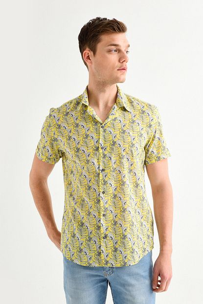 Avva Erkek Sari Baskili Apas Yaka Slim Fit Kisa Kol Gomlek A01y2049 Trendyol