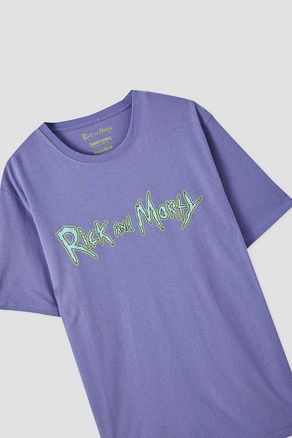 Pull Bear Erkek Lila Lila Rick And Morty Gorselli T Shirt 05234933 Trendyol