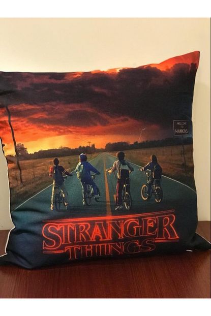kostebek stranger things yastik fiyati yorumlari trendyol