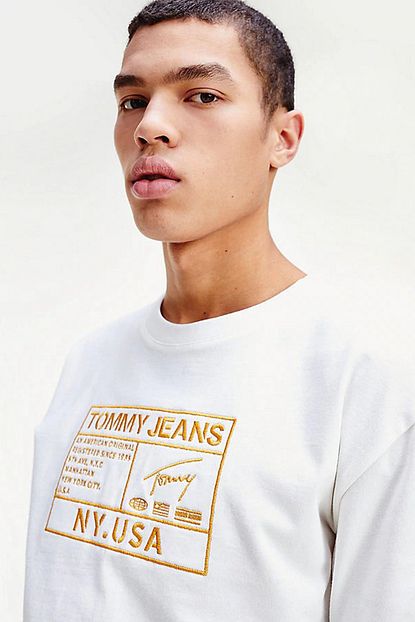 Tommy Hilfiger Erkek Gold Embroidery Logo T Shirt Dm0dm07848 Trendyol