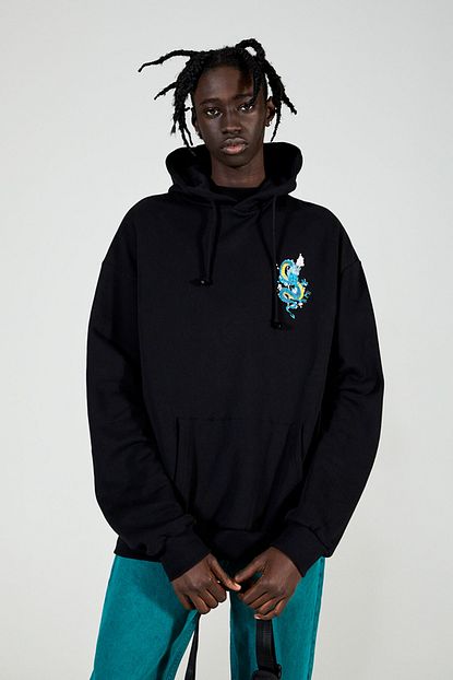 Pull Bear Erkek Siyah Ejderha Gorselli Siyah Kapusonlu Sweatshirt 05596930 Trendyol