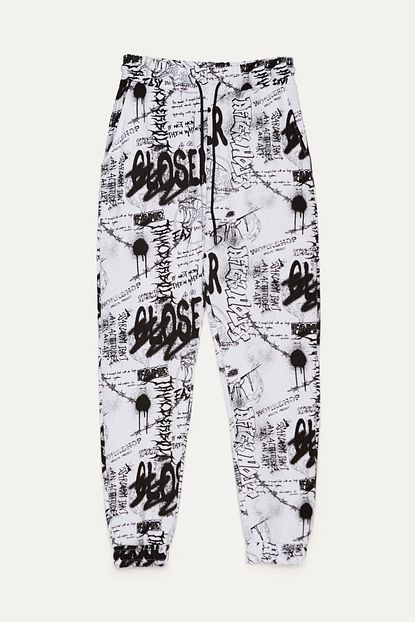 Bershka Erkek Beyaz Grafiti Desenli Jogging Fit Pantolon 00353777 Trendyol