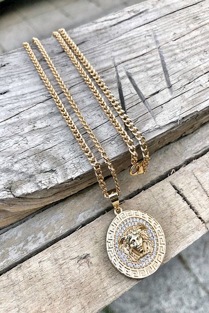 Takikrali Medusa Gold Detayli Erkek Kolye Trendyol