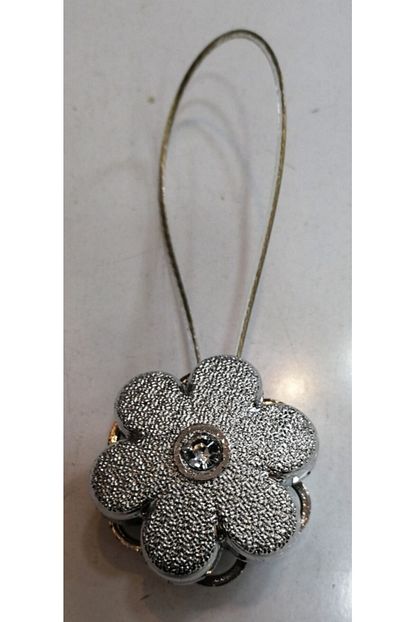 Perde Center Miknatisli Perde Mandali Swarovski Tasli Papatya Model Fiyati Yorumlari Trendyol