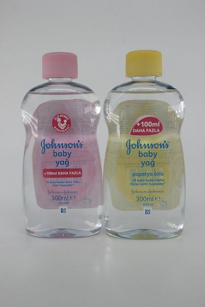 https www trendyol com johnson s baby yag 2 li set pembe papatya ozlu p 71260709
