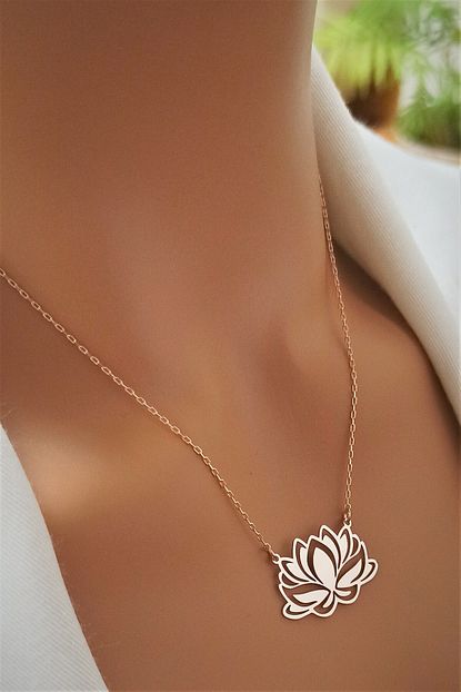 Kalesilver Kadin Nilufer Cicegi Lotus Kolye Trendyol