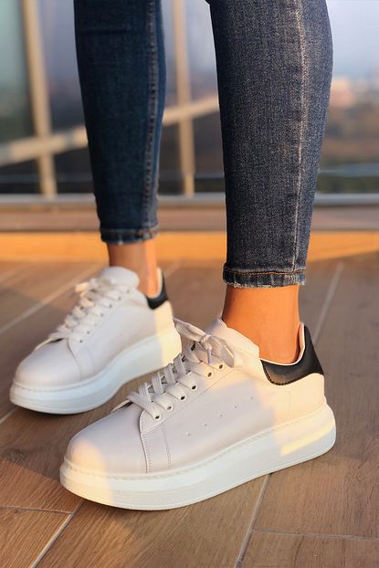 arazshoes queen beyaz cilt arkasi siyah