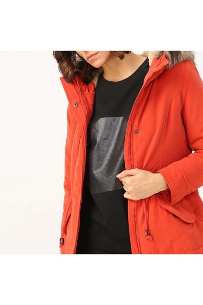 Only Kadin Kirmizi Kisa Parka Mont 15158948 Trendyol