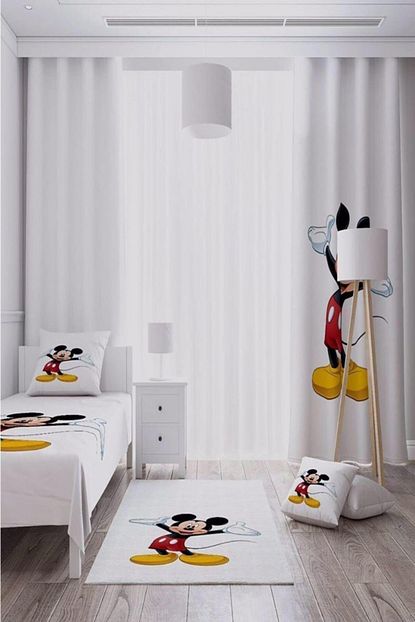Hazar Hali Mickey Mouse Desenli Hali Fon Perde 2adet Yatak Ortusu Yastik Kirlent Seti 6 Parca Trendyol