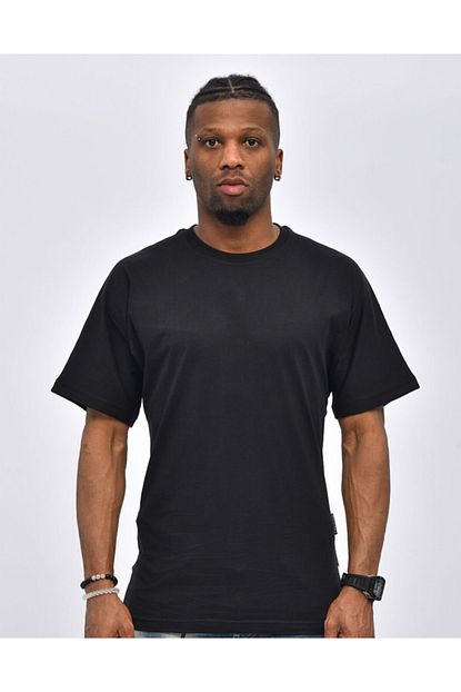 Calenzano Clzn 063 Sifir Yaka Rahat Kalip Arkasi Yazili Siyah Erkek T Shirt Trendyol