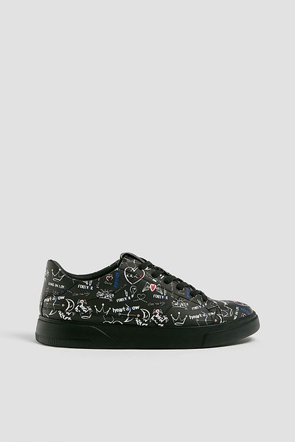 Pull Bear Erkek Siyah Grafiti Desenli Spor Ayakkabi 12201640 Trendyol