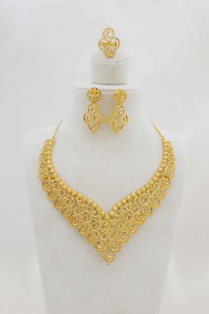 Bijoux Gold 22 Ayar Altin Kaplama Kolye Kupe Yuzuk Modern Taki Seti Trendyol
