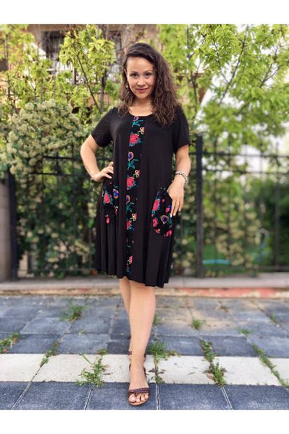 Park Moda Kadin Siyah Penye Otantik Desen Serit Ve Cepli Yarim Kol Elbise Trendyol