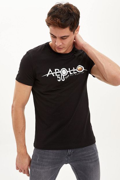 Defacto Erkek Siyah Nasa Lisansli Bisiklet Yaka Pamuklu T Shirt R6756az 20sm Bk27 Trendyol