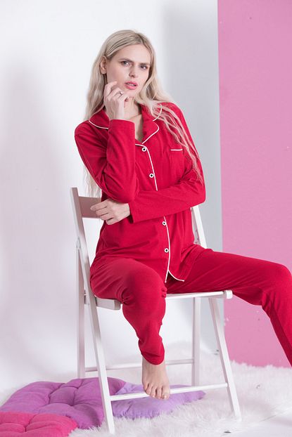 Pijama Denizi Koyu Kirmizi Saten Biyeli Luks Pamuklu Likrali Uzun Kollu Gomlek Yaka Dugmeli Pijama Takimi Trendyol