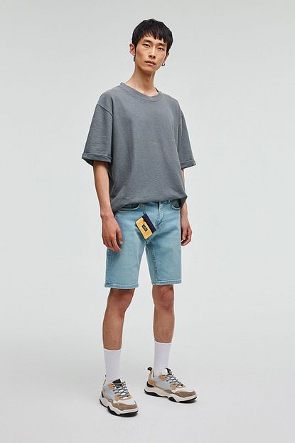 Pull Bear Erkek Yesilimsi Mavi Cuzdan Aksesuarli Denim Bermuda 05694518 Trendyol