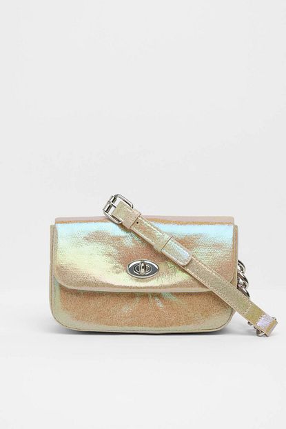bershka kadin yanardoner bel cantasi