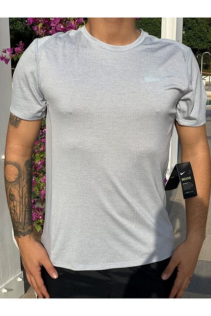 Nike Erkek Gri Tisort Trendyol
